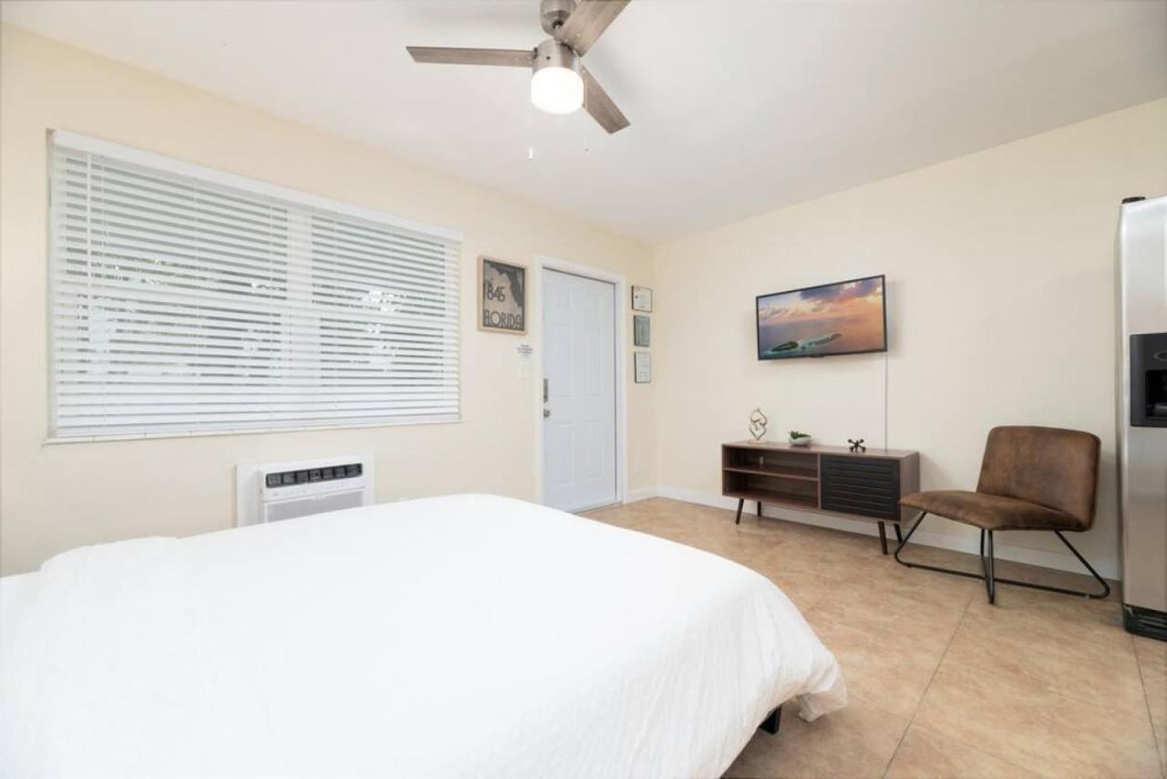 Just Off Wilton Drive Apt 7 Форт Лодърдейл Екстериор снимка